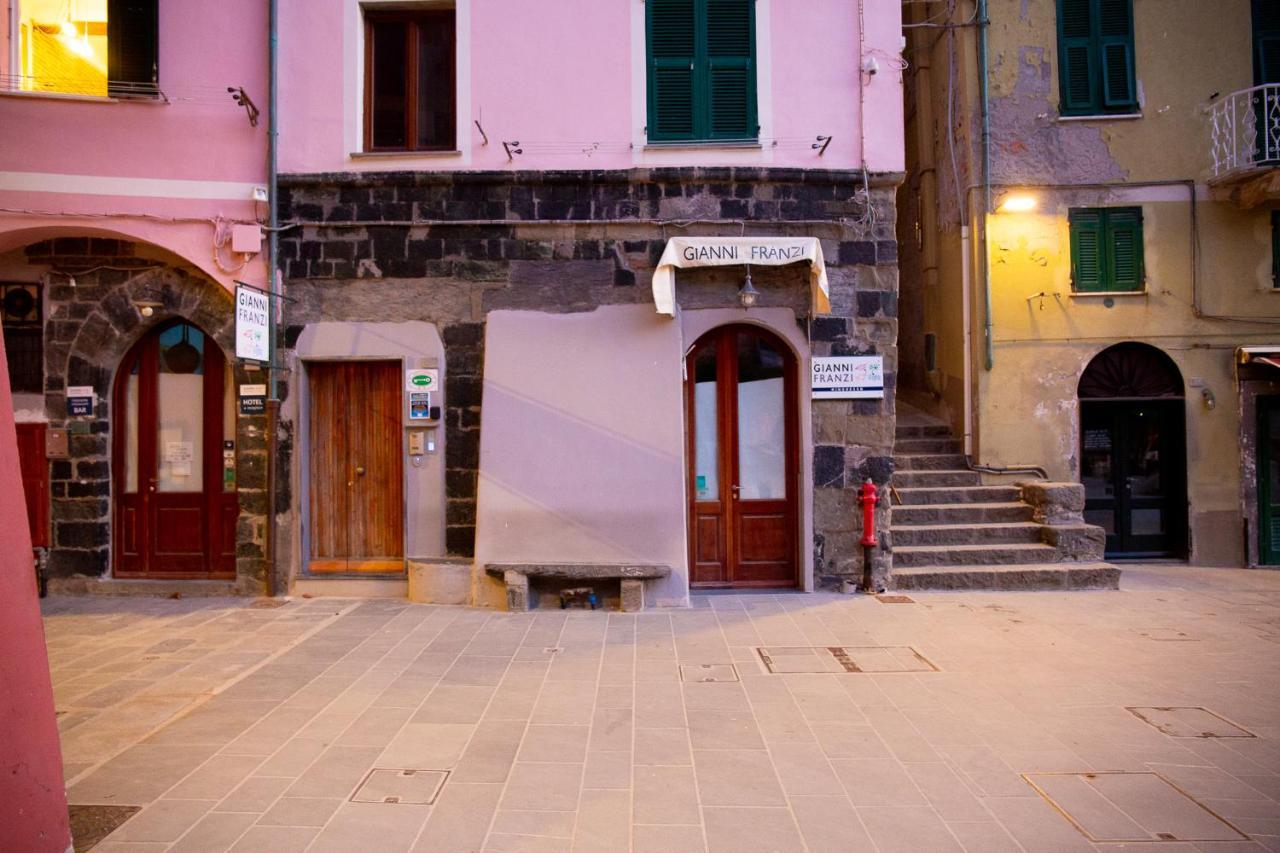 Via Mazzini - Francamaria Rooms Вернацца Екстер'єр фото