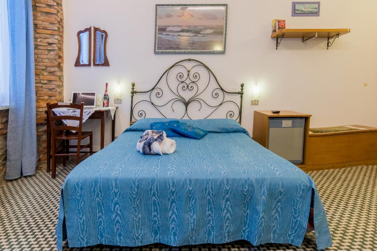 Via Mazzini - Francamaria Rooms Вернацца Екстер'єр фото