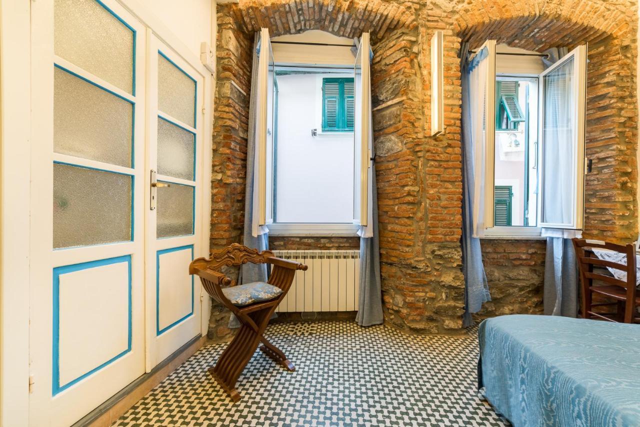 Via Mazzini - Francamaria Rooms Вернацца Екстер'єр фото